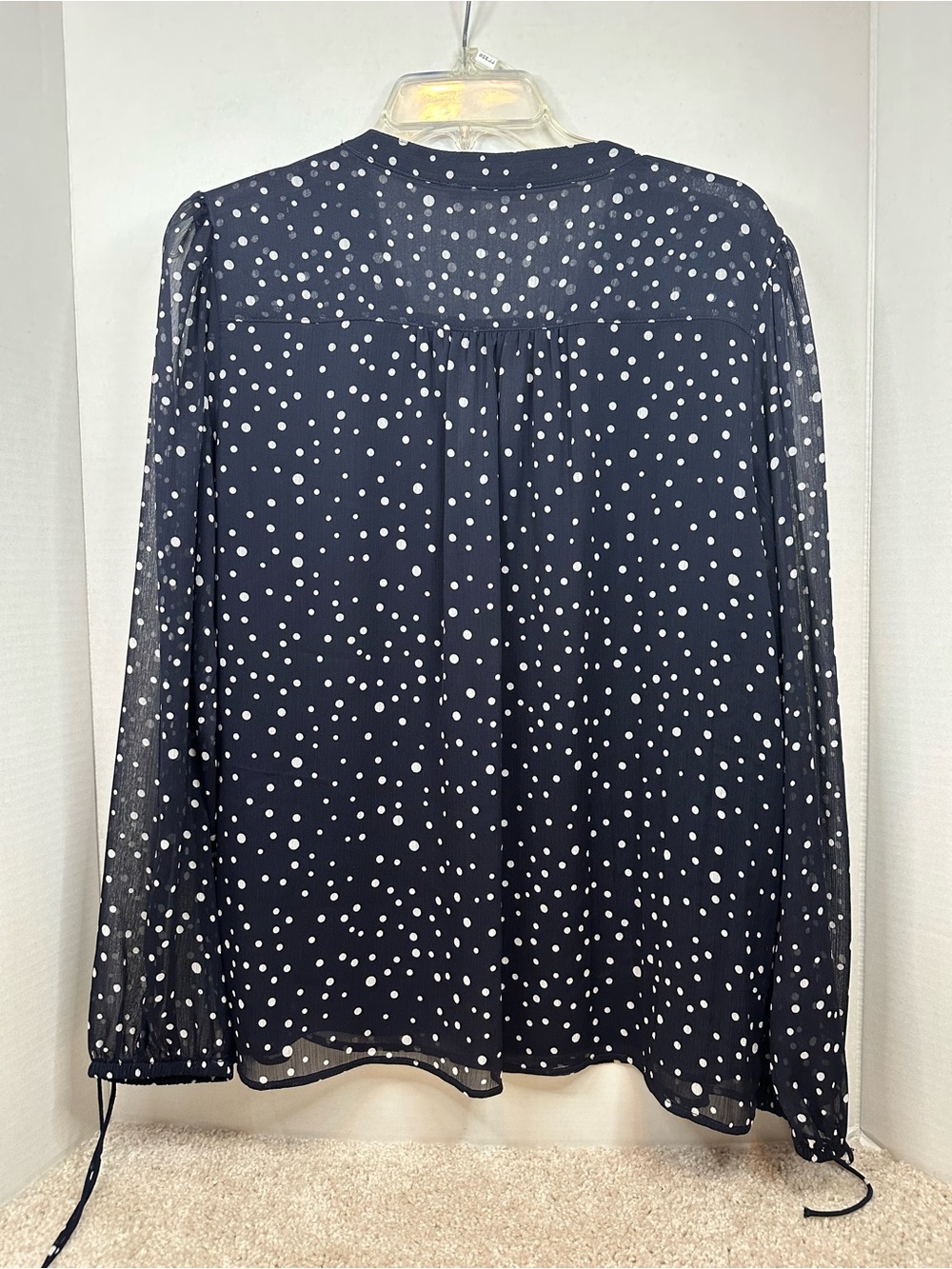 Tommy Hilfiger Navy and White Polka Dot V-Neck Blouse, with ties, size Large - Picture 7 of 8